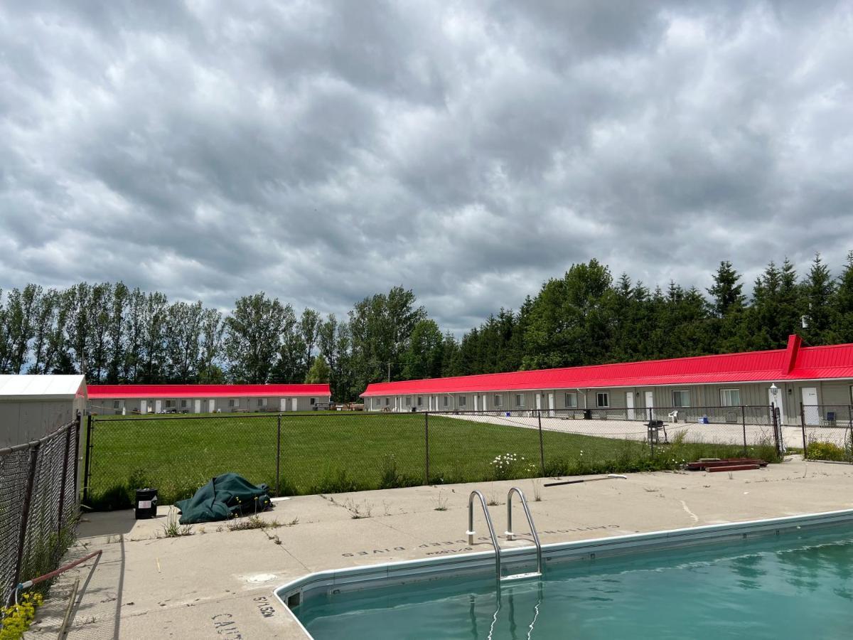 Wiarton Willys Inn Exterior photo